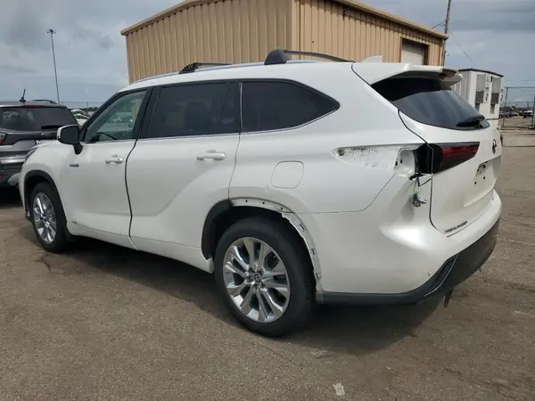 5TDXBRCH3MS016890 2021 TOYOTA HIGHLANDER - Image 2