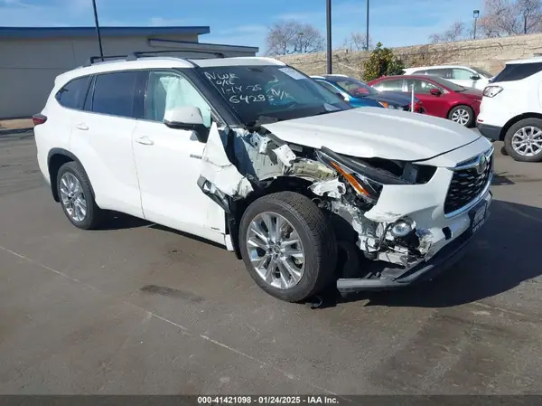 5TDXBRCH3MS053342 2021 TOYOTA HIGHLANDER - Image 1