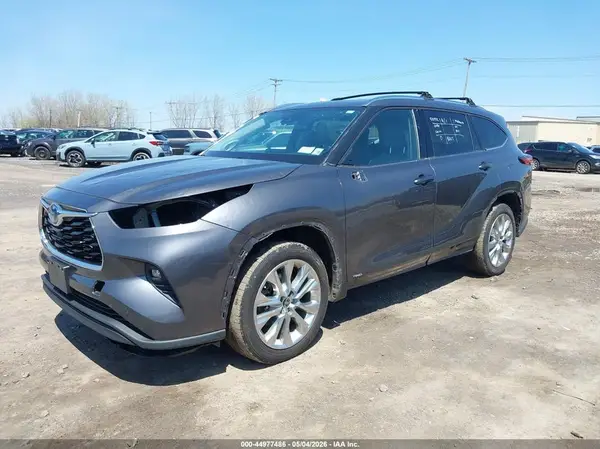 5TDXBRCH3PS571777 2023 TOYOTA HIGHLANDER - Image 2