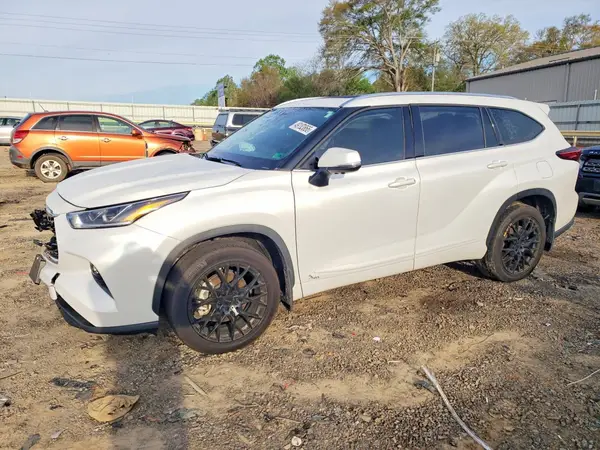 5TDXBRCH3PS575229 2023 TOYOTA HIGHLANDER - Image 1