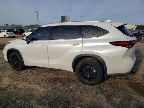 5TDXBRCH3PS575229 2023 TOYOTA HIGHLANDER - Image 2