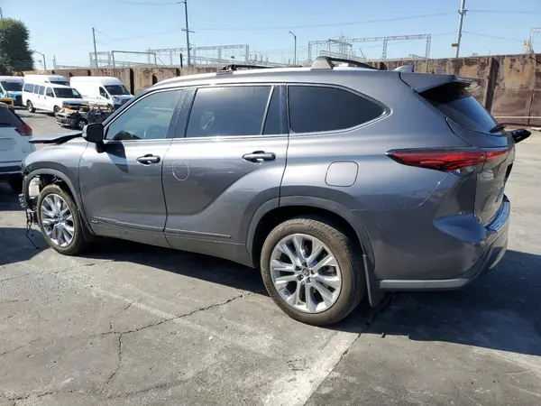 5TDXBRCH3PS576462 2023 TOYOTA HIGHLANDER - Image 2
