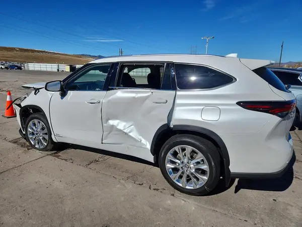 5TDXBRCH3TS705181 2026 TOYOTA HIGHLANDER - Image 2