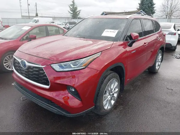 5TDXBRCH4MS064060 2021 TOYOTA HIGHLANDER - Image 2