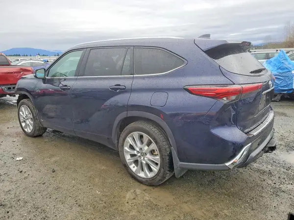 5TDXBRCH4NS548019 2022 TOYOTA HIGHLANDER - Image 2