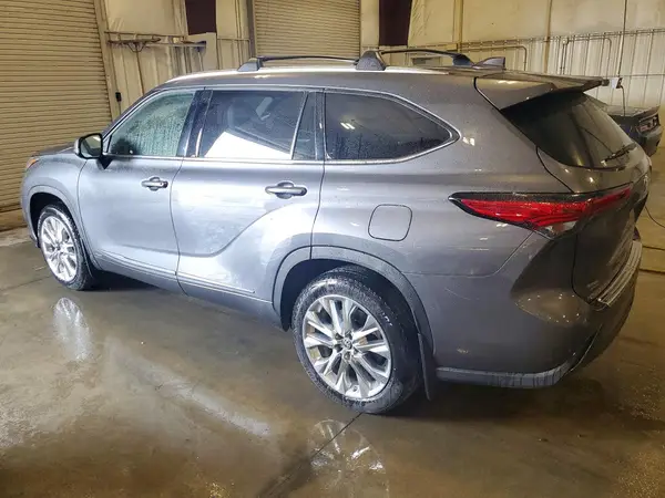 5TDXBRCH4PS563039 2023 TOYOTA HIGHLANDER - Image 2