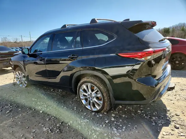 5TDXBRCH4PS570749 2023 TOYOTA HIGHLANDER - Image 2