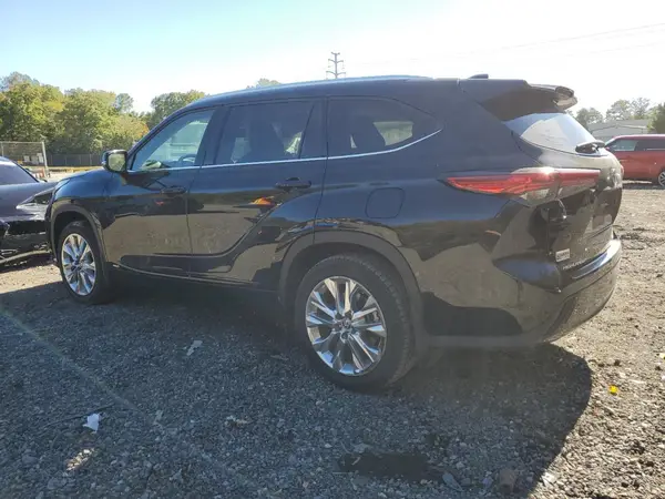 5TDXBRCH4PS572405 2023 TOYOTA HIGHLANDER - Image 2