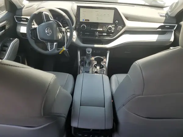 5TDXBRCH4PS575885 2023 TOYOTA HIGHLANDER - Image 8