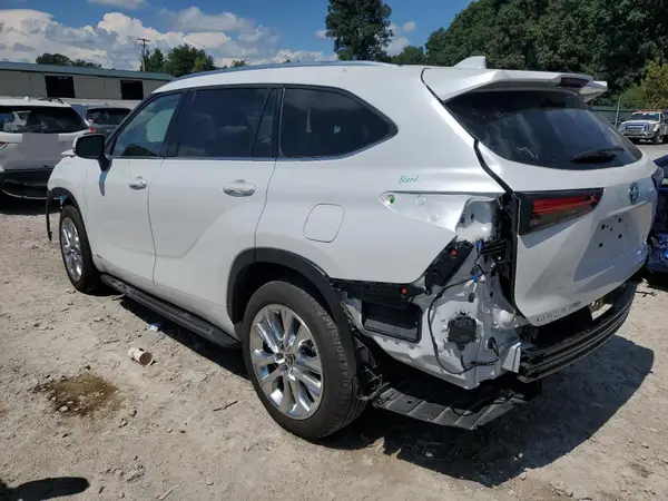 5TDXBRCH4PS584344 2023 TOYOTA HIGHLANDER - Image 2