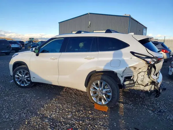 5TDXBRCH4RS642844 2024 TOYOTA HIGHLANDER - Image 2
