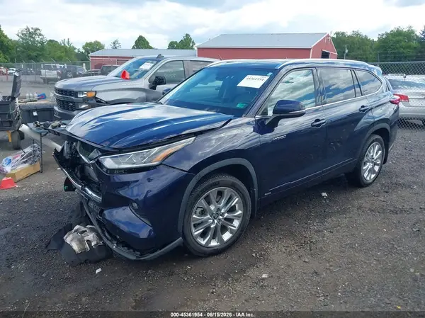 5TDXBRCH5MS019905 2021 TOYOTA HIGHLANDER - Image 2