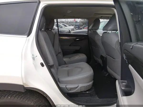 5TDXBRCH5MS035179 2021 TOYOTA HIGHLANDER - Image 8