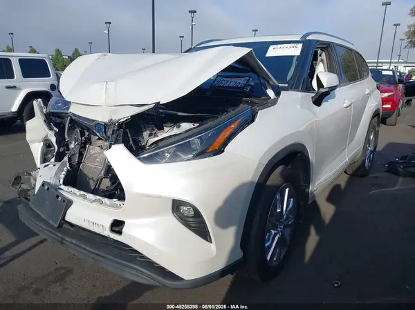 5TDXBRCH5PS118969 2023 TOYOTA HIGHLANDER - Image 2