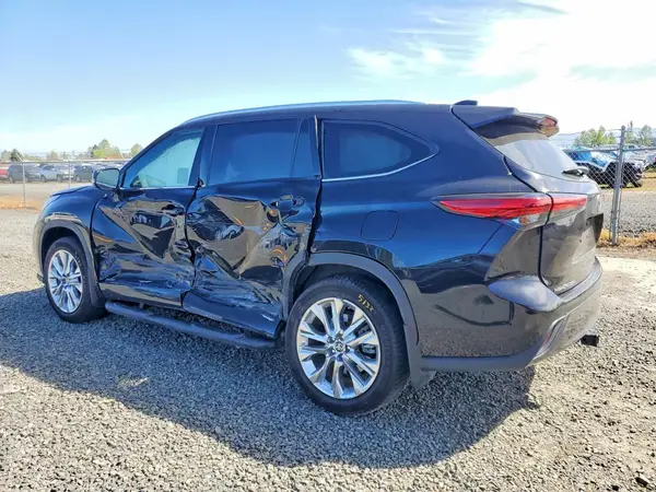 5TDXBRCH5PS578035 2023 TOYOTA HIGHLANDER - Image 2