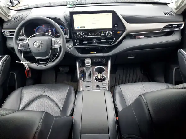 5TDXBRCH5PS582490 2023 TOYOTA HIGHLANDER - Image 8