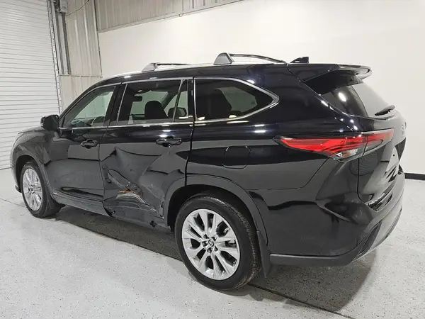 5TDXBRCH5PS582800 2023 TOYOTA HIGHLANDER - Image 2