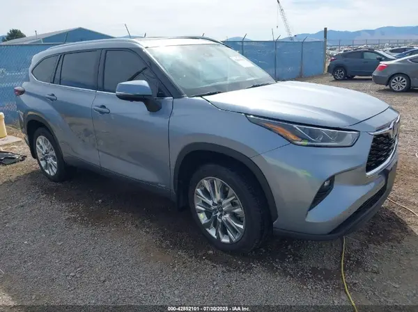 5TDXBRCH5RS606967 2024 TOYOTA HIGHLANDER - Image 1