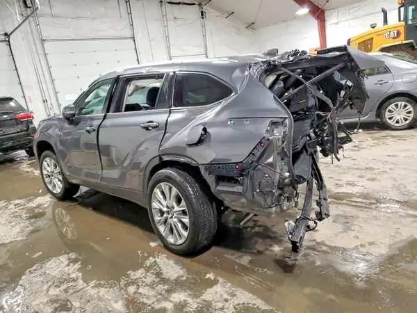 5TDXBRCH5SS663529 2025 TOYOTA HIGHLANDER - Image 2