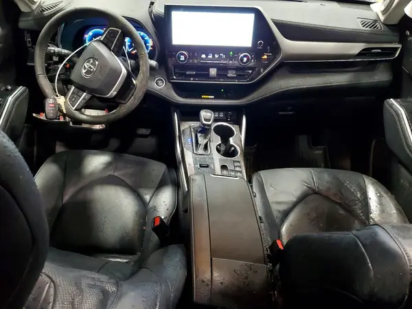 5TDXBRCH5SS663529 2025 TOYOTA HIGHLANDER - Image 8