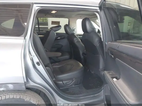 5TDXBRCH6MS021694 2021 TOYOTA HIGHLANDER - Image 8