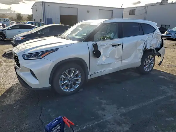5TDXBRCH6MS520477 2021 TOYOTA HIGHLANDER - Image 1