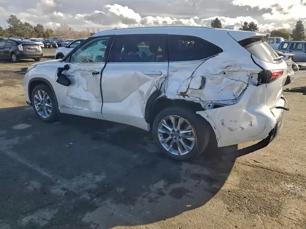 5TDXBRCH6MS520477 2021 TOYOTA HIGHLANDER - Image 2