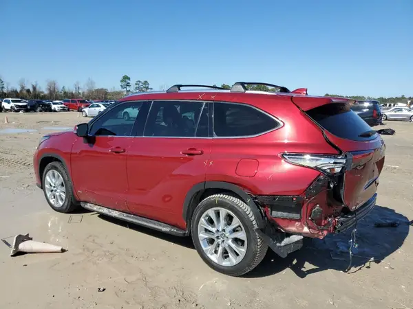 5TDXBRCH6NS559796 2022 TOYOTA HIGHLANDER - Image 2