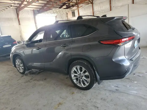 5TDXBRCH6PS129396 2023 TOYOTA HIGHLANDER - Image 2