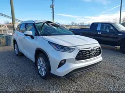 5TDXBRCH6TS696976 2026 TOYOTA HIGHLANDER