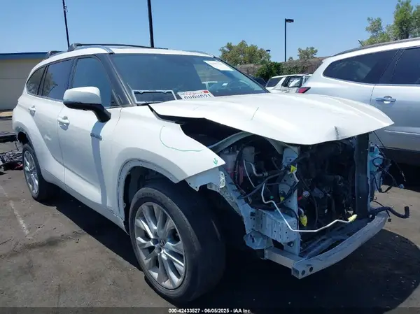 5TDXBRCH7MS039802 2021 TOYOTA HIGHLANDER - Image 1