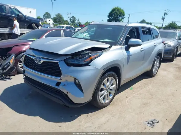 5TDXBRCH7MS523890 2021 TOYOTA HIGHLANDER - Image 2