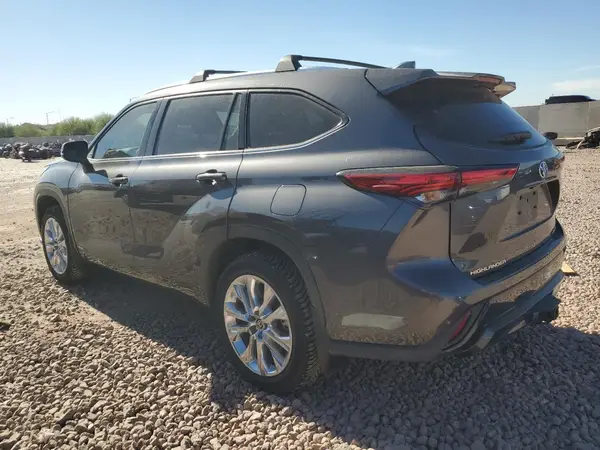 5TDXBRCH7NS555420 2022 TOYOTA HIGHLANDER - Image 2