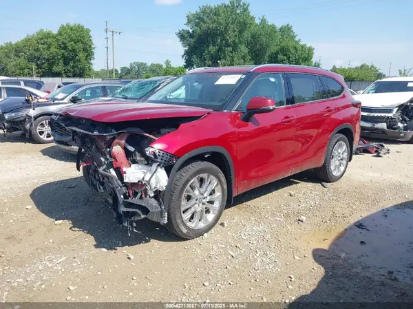5TDXBRCH7PS115412 2023 TOYOTA HIGHLANDER - Image 2