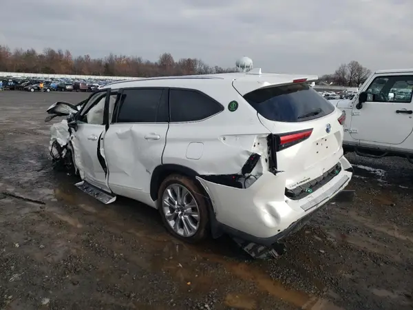 5TDXBRCH7PS571488 2023 TOYOTA HIGHLANDER - Image 2