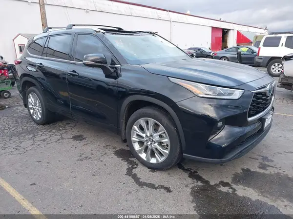 5TDXBRCH7PS582118 2023 TOYOTA HIGHLANDER - Image 1