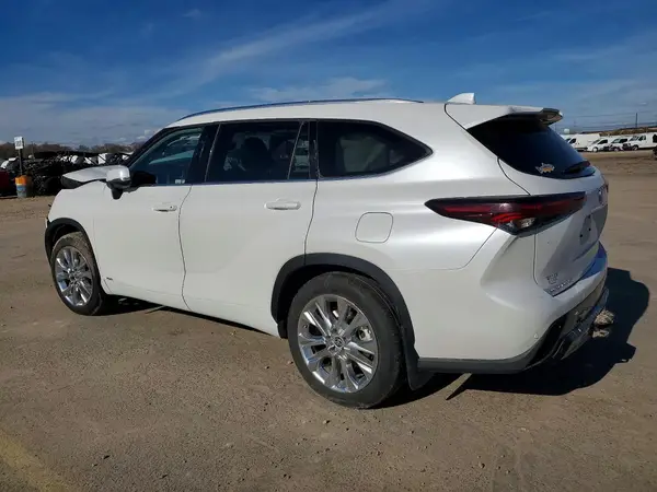 5TDXBRCH7SS671888 2025 TOYOTA HIGHLANDER - Image 2