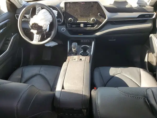 5TDXBRCH7SS671888 2025 TOYOTA HIGHLANDER - Image 8