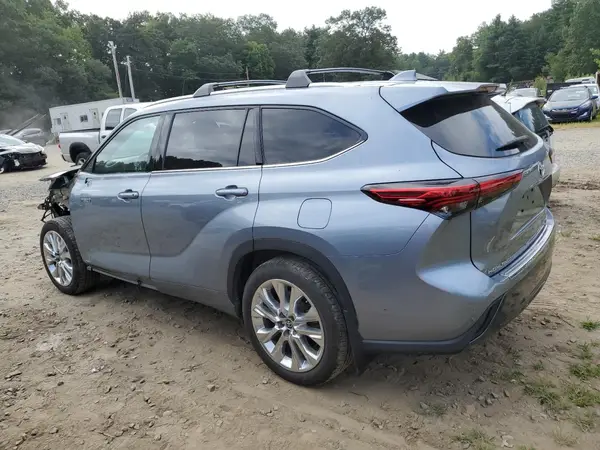 5TDXBRCH8MS018943 2021 TOYOTA HIGHLANDER - Image 2