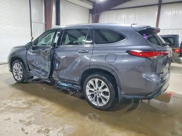 5TDXBRCH8MS528693 2021 TOYOTA HIGHLANDER - Image 2