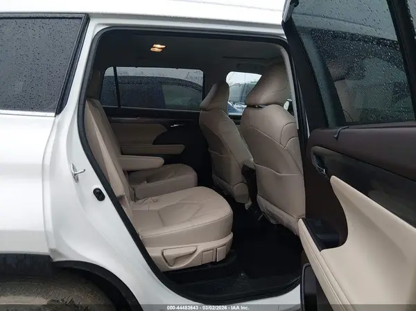 5TDXBRCH8MS532145 2021 TOYOTA HIGHLANDER - Image 8