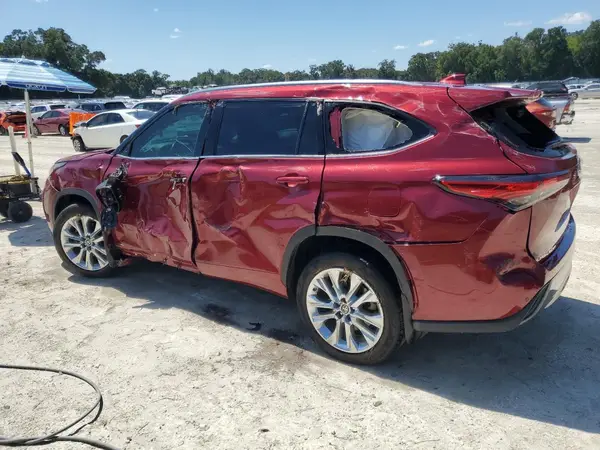 5TDXBRCH8NS541686 2022 TOYOTA HIGHLANDER - Image 2