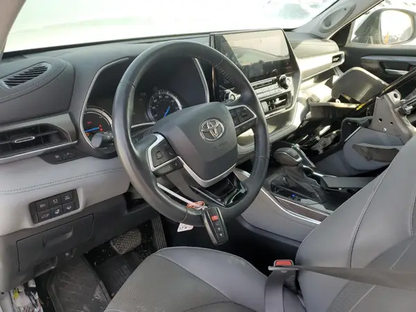 5TDXBRCH8NS543728 2022 TOYOTA HIGHLANDER - Image 8