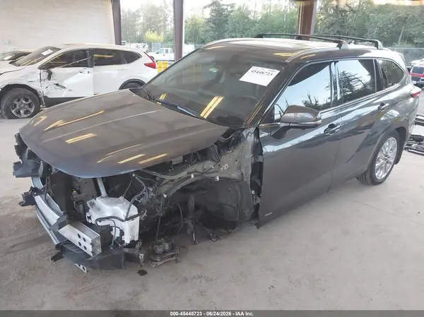 5TDXBRCH8PS121185 2023 TOYOTA HIGHLANDER - Image 2
