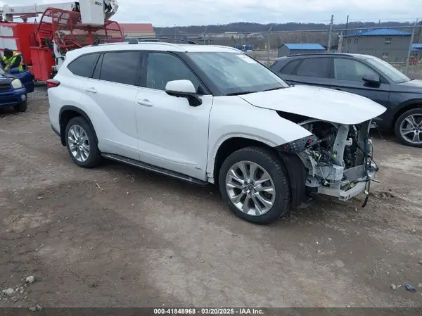 5TDXBRCH8PS126869 2023 TOYOTA HIGHLANDER - Image 1