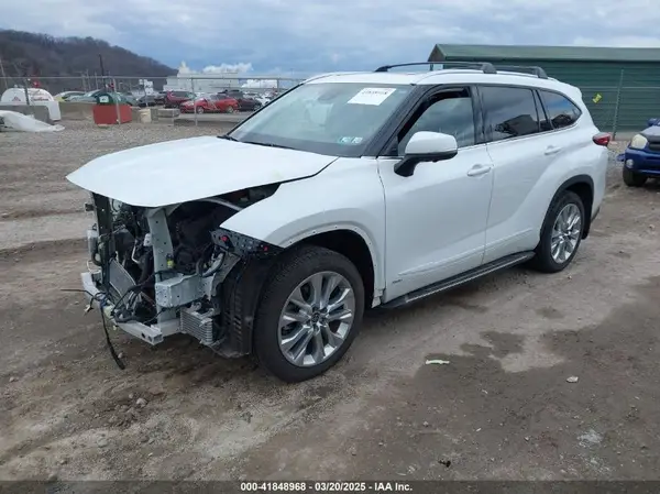 5TDXBRCH8PS126869 2023 TOYOTA HIGHLANDER - Image 2
