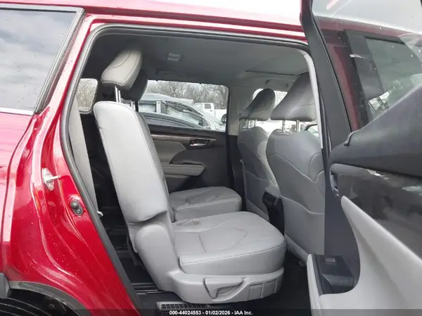 5TDXBRCH8PS569264 2023 TOYOTA HIGHLANDER - Image 8