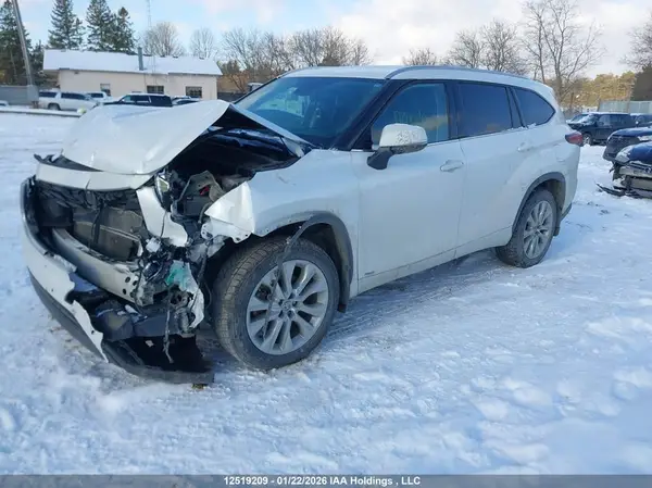 5TDXBRCH8PS592592 2023 TOYOTA HIGHLANDER - Image 2