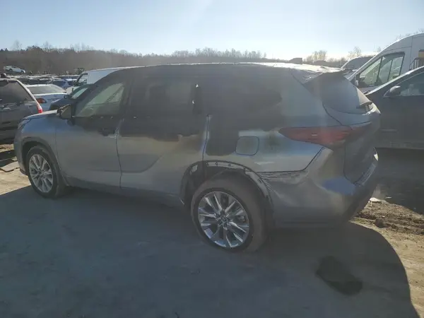 5TDXBRCH8RS642765 2024 TOYOTA HIGHLANDER - Image 2
