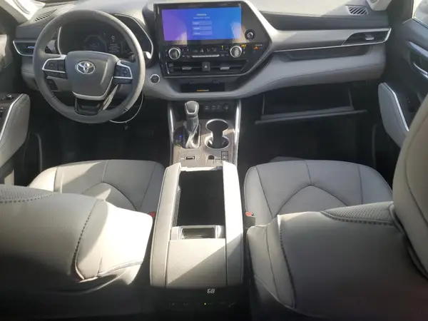 5TDXBRCH8RS642765 2024 TOYOTA HIGHLANDER - Image 8